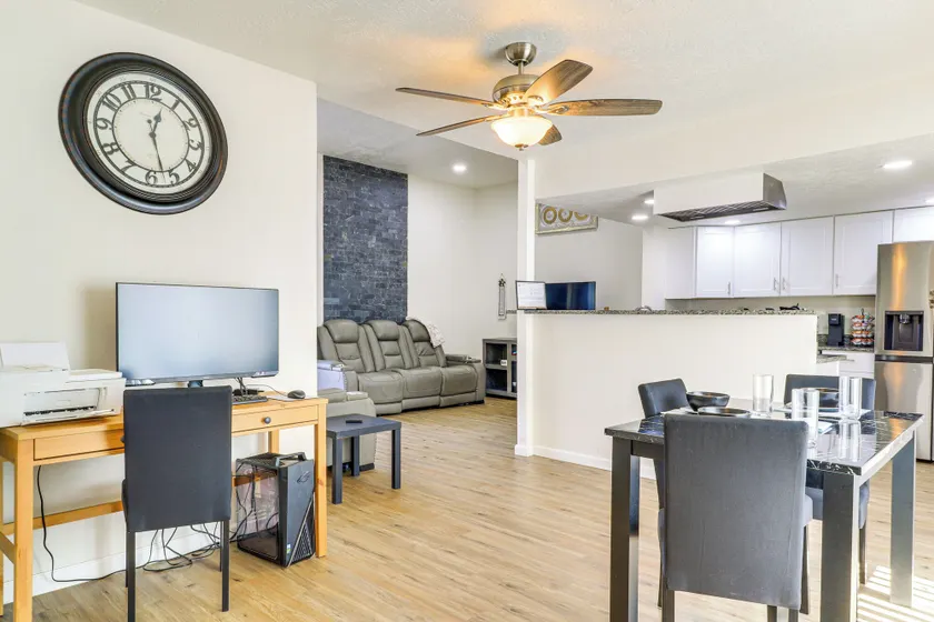 Sandia Foothills Access! Townhome 5 Mi to Uptown - Image 1
