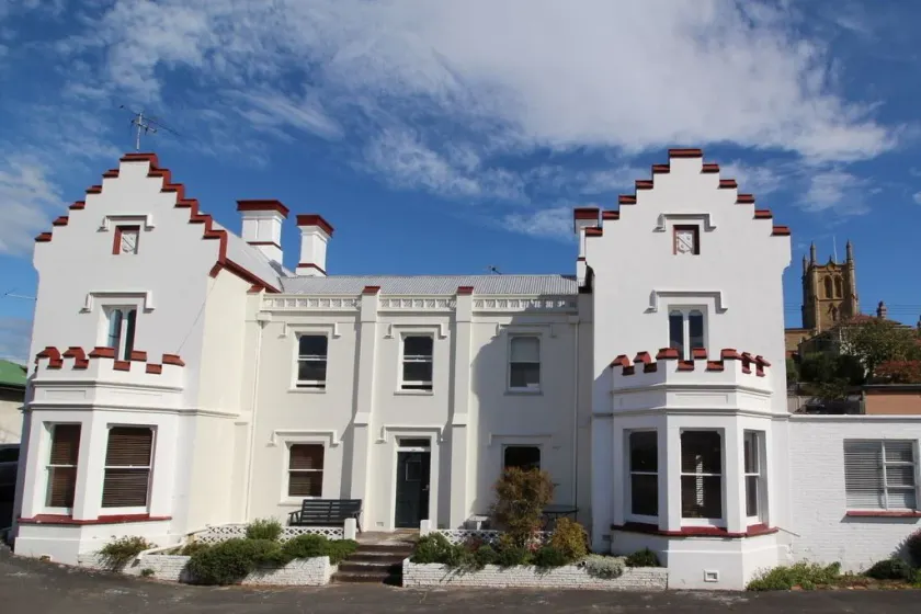 Trinity Hill Apartments - Image 1