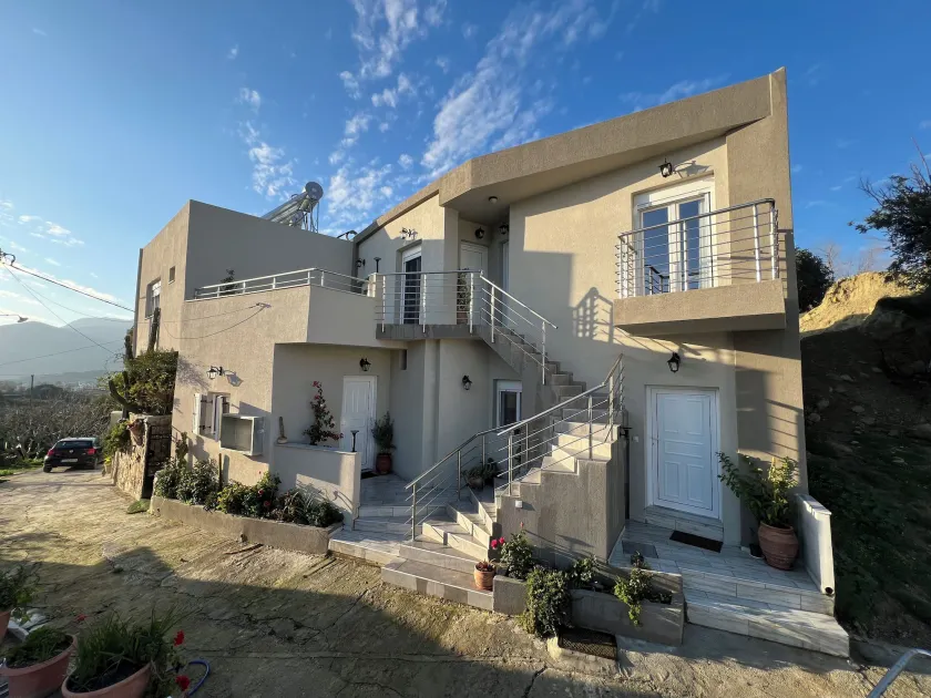 Kourites Apartments - Image 1