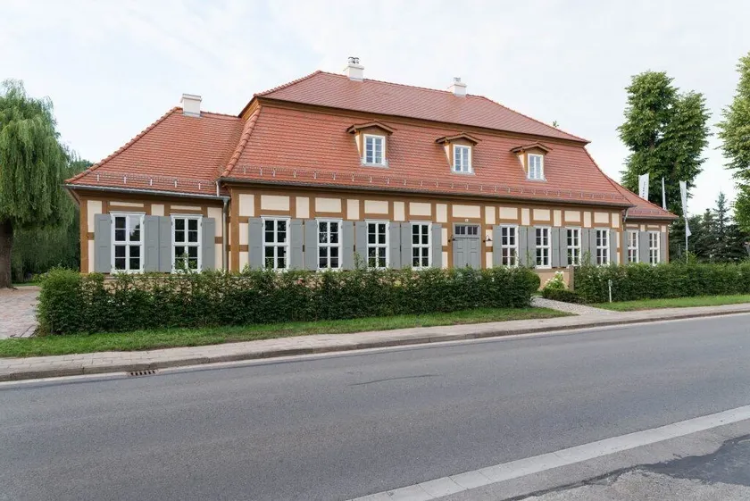 Schloss Beuchow - Image 1