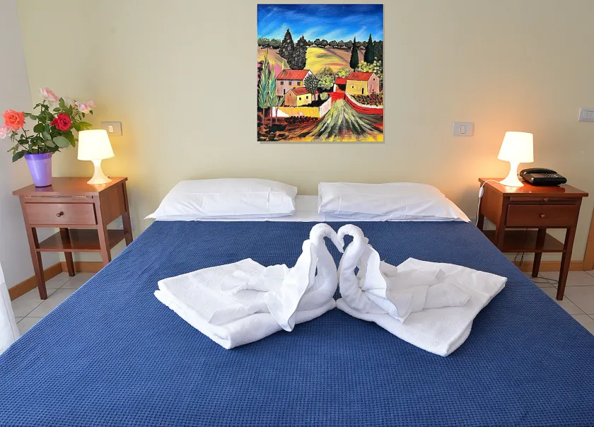 Room-two-room Apartment - Image 1