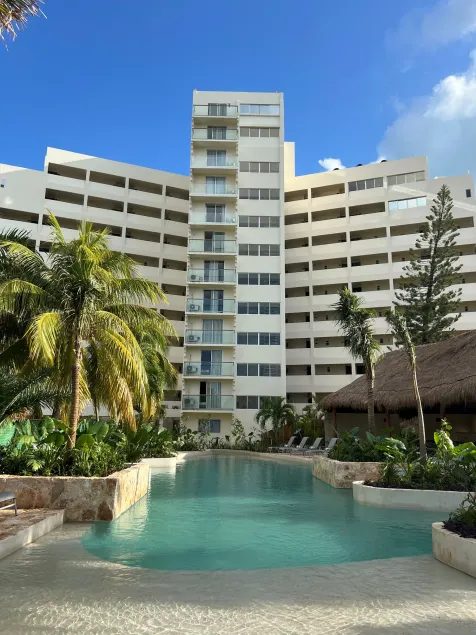 Hotel Calypso Cancún - Image 1