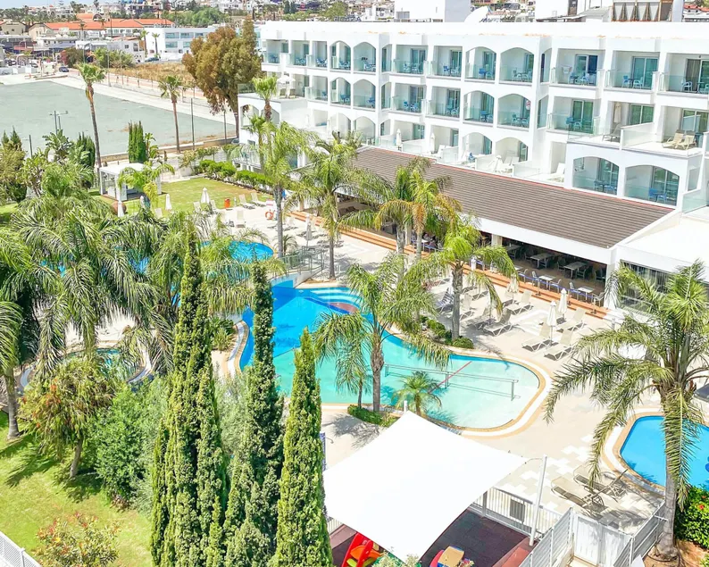 Anesis Hotel - Image 1