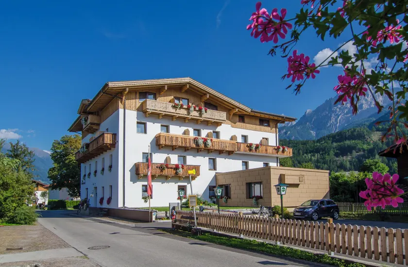 Der Dolomitenhof  - Image 1
