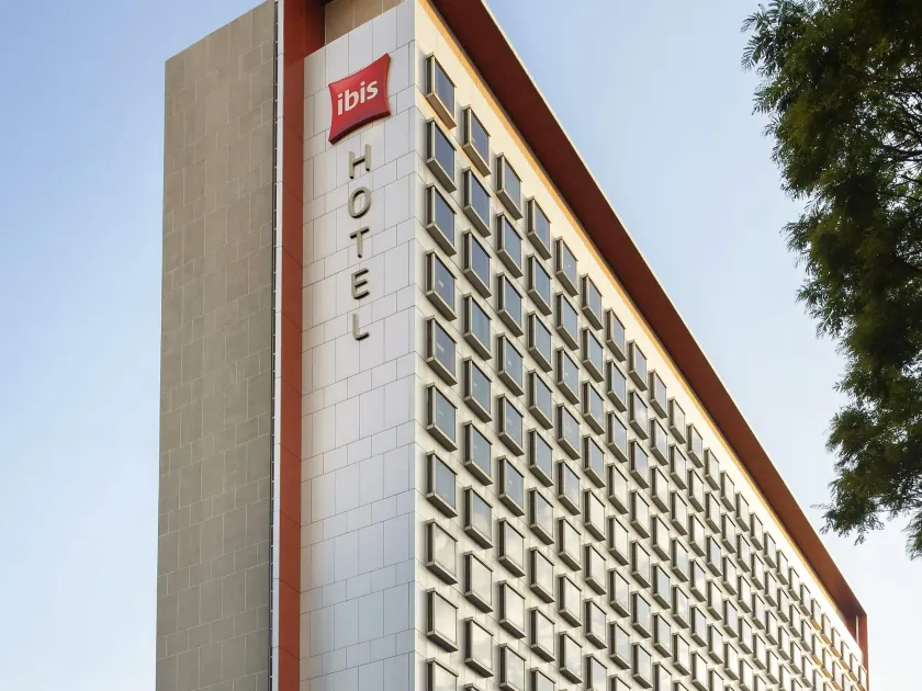 Ibis Singapore on Bencoolen - Image 1