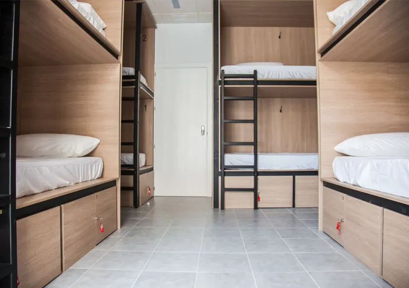 Ohana Tarifa Hostel - Image 1