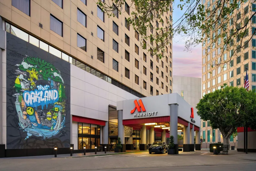 Oakland Marriott City Center - Image 1