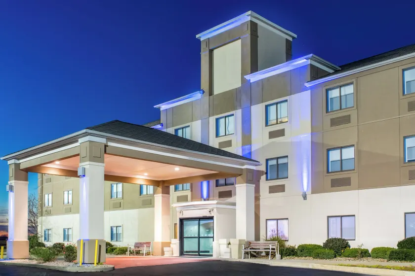 Holiday Inn Express Hotel Howe / Sturgis by IHG - Image 1