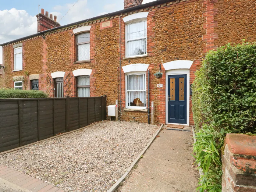 Duck Cottage, close to nature reserve, Crabpot Cottages, Hunstanton - Image 1