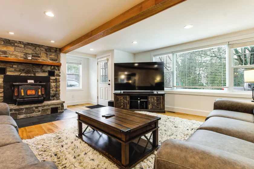 3 Mi to Sister Bay Beach: Family Home w/ Yard - Image 1