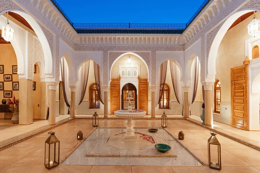 Palais Alcazar - Image 1