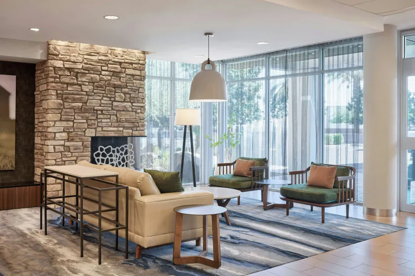 Fairfield Inn & Suites by Marriott Phoenix Tempe/Airport - Image 1