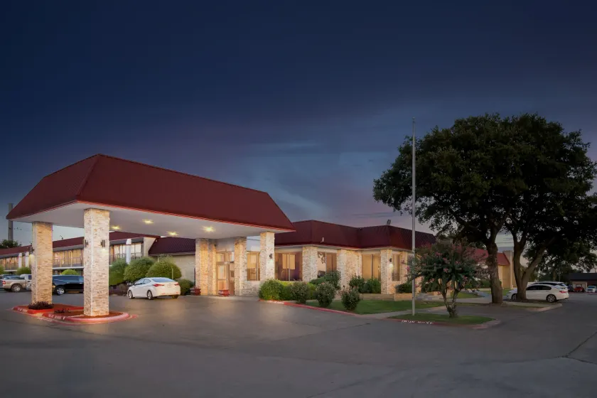 Red Roof Inn & Conference Center McKinney - Image 1