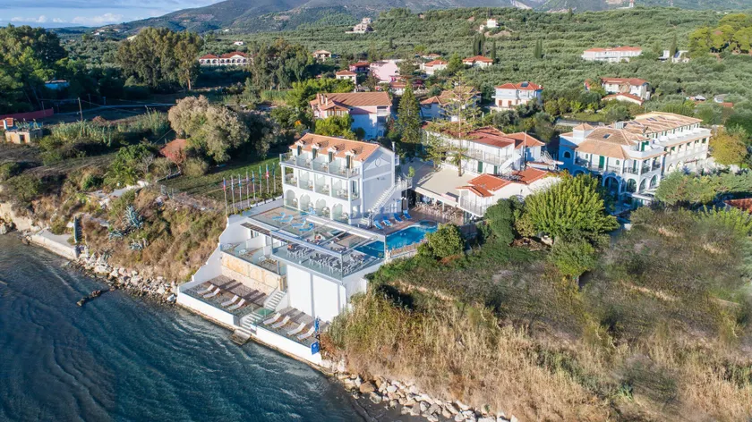 Denise Beach Hotel - Image 1