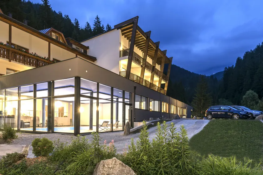 Hotel Rosengarten - Image 1