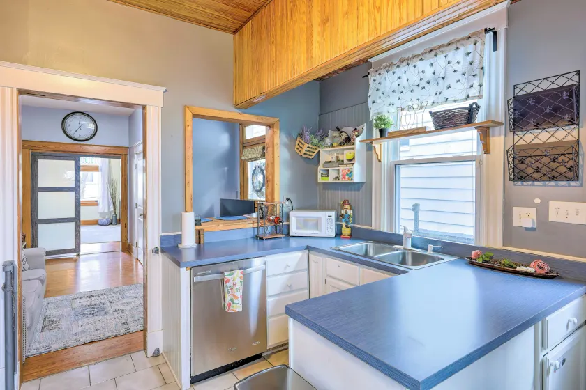 Cincinnati Home w/ Deck & Private Hot Tub! - Image 1