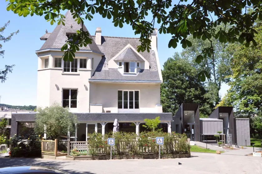 Le Clos Du Pontic Logis et Cit'Hotel - Image 1