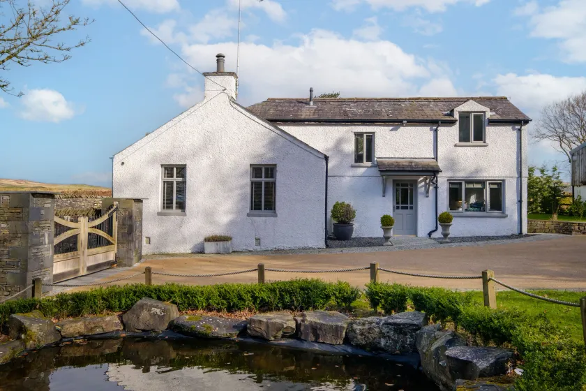 Gate House - Image 1