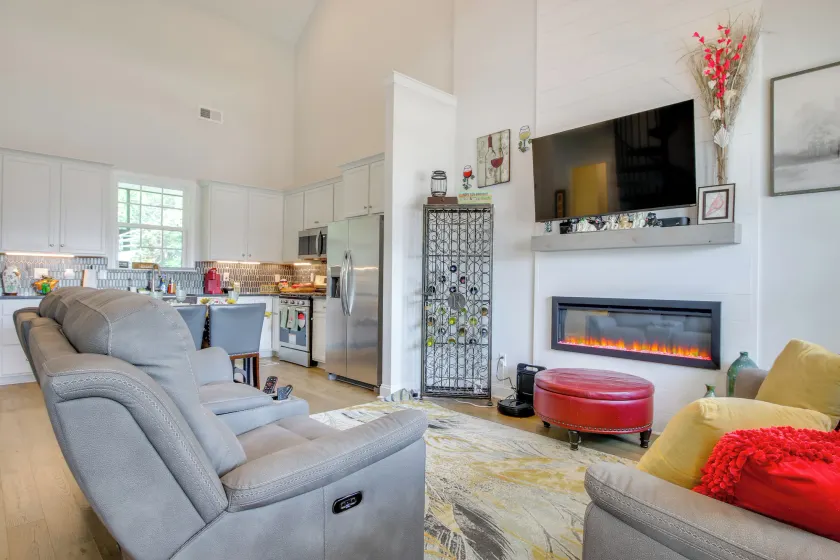 Walk to Marina: Lake Greenwood Retreat w/ Hot Tub - Image 1