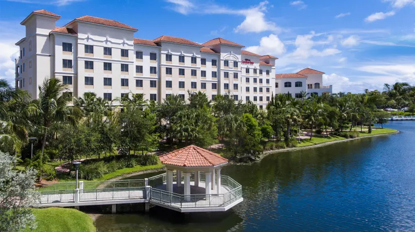 Hilton Garden Inn Palm Beach Gardens - Image 1