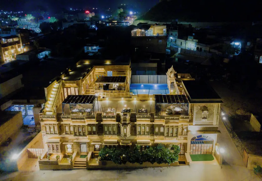 Hotel Grand Khalifa - Image 1