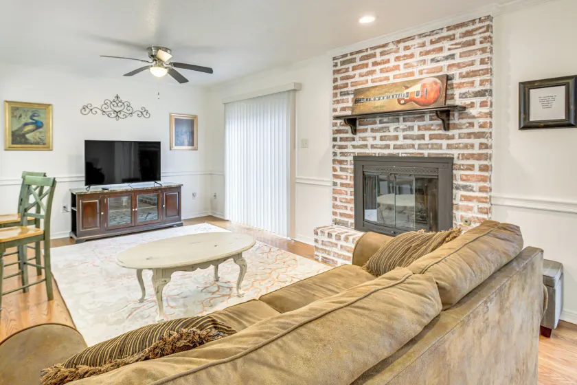 23 Mi to Nola: Cozy & Quaint Destrehan Townhome - Image 1