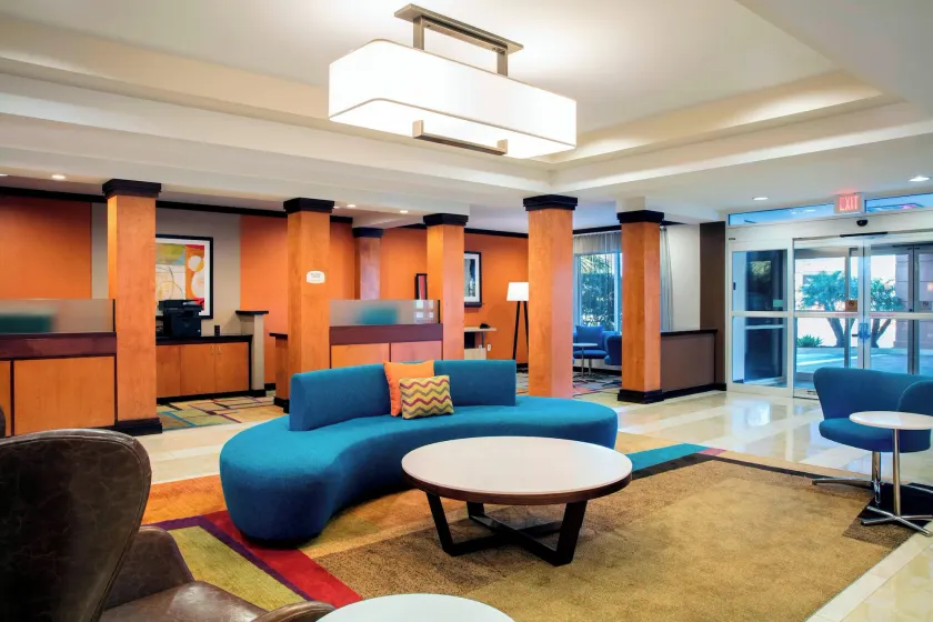 Fairfield Inn and Suites by Marriott Lakeland Plant City - Image 1