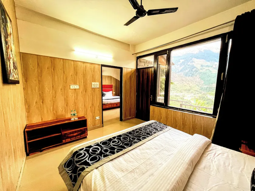 6th Element Cottages - Camera
