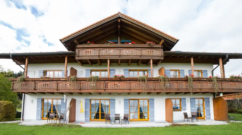 Berggasthof Hotel Weingarten - Image 1
