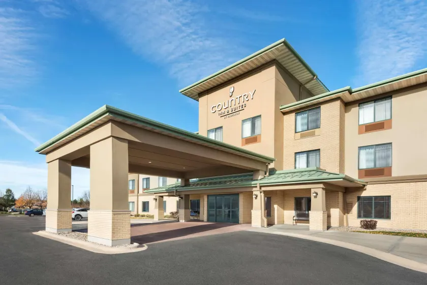 Country Inn & Suites by Radisson, Middleton - Madison West - Image 1
