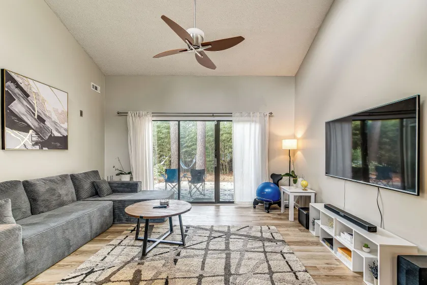 Pet-friendly Raleigh Townhome Near Medical Centers - Image 1