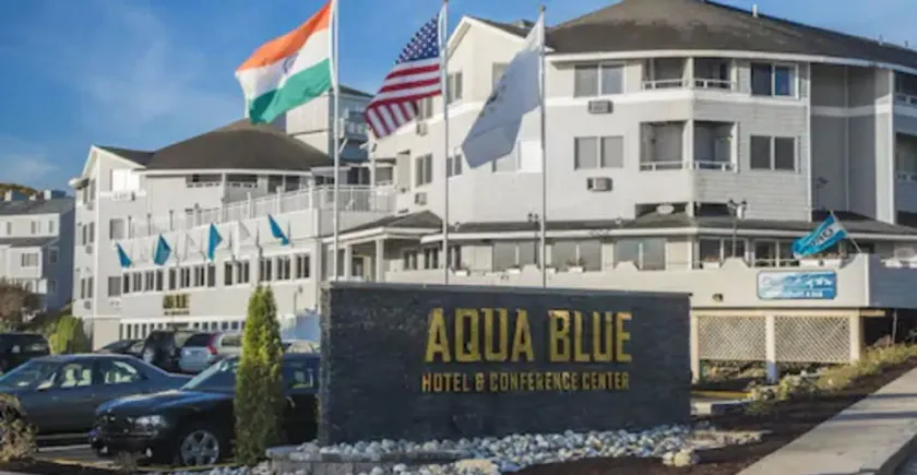 Aqua Blue Hotel - Image 1