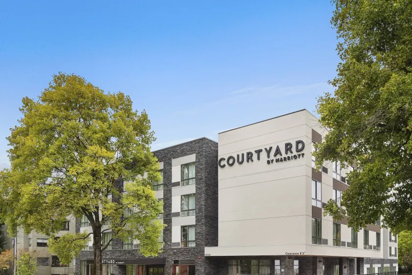 Courtyard by Marriott Seattle Northgate - Image 1