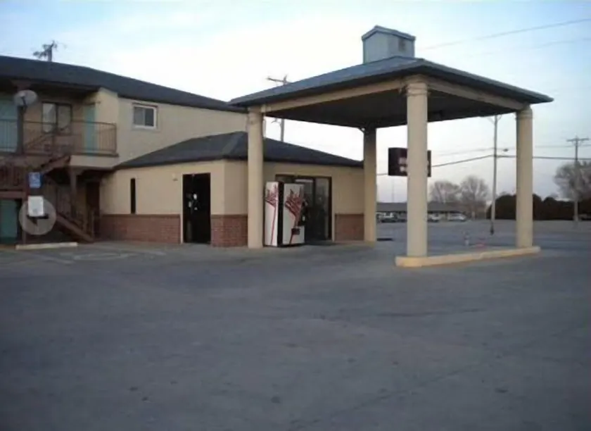 Heritage Inn - Image 1