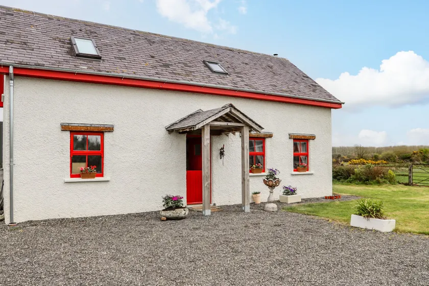 Cob Cottage - Image 1