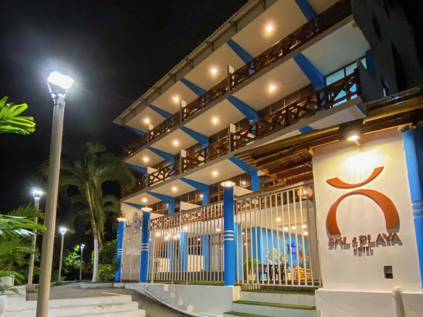 Hotel Sol y Playa Montañita - Image 1