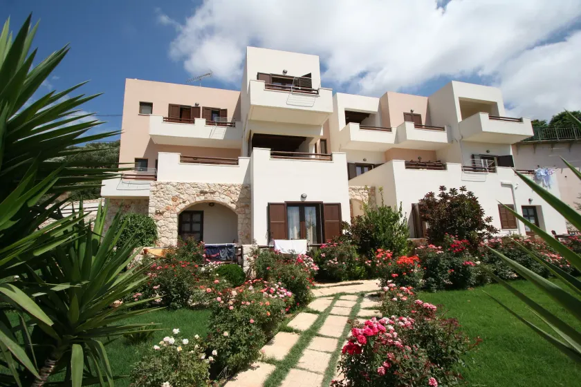 Kavousi Resort - Image 1