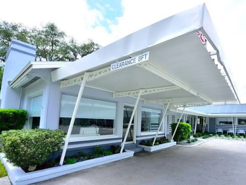 Sun Plaza Motel - Image 1