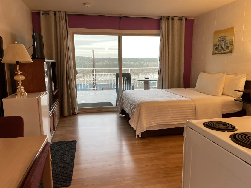 Holiday House Motel - Image 1