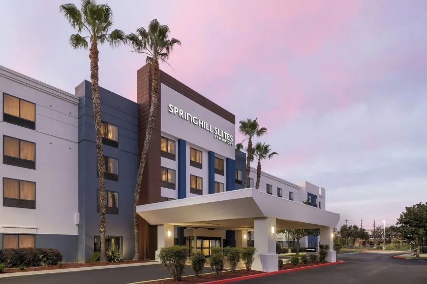 SpringHill Suites Fresno - Image 1