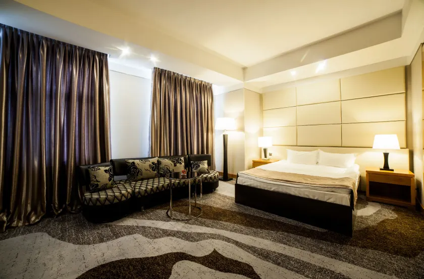 Absolute Hotel - Image 1