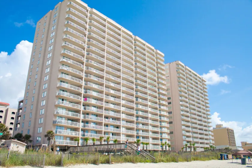 Crescent Shores Oceanfront Unit 504! Condo impresionante. Reserve su escapada hoy! - Image 1