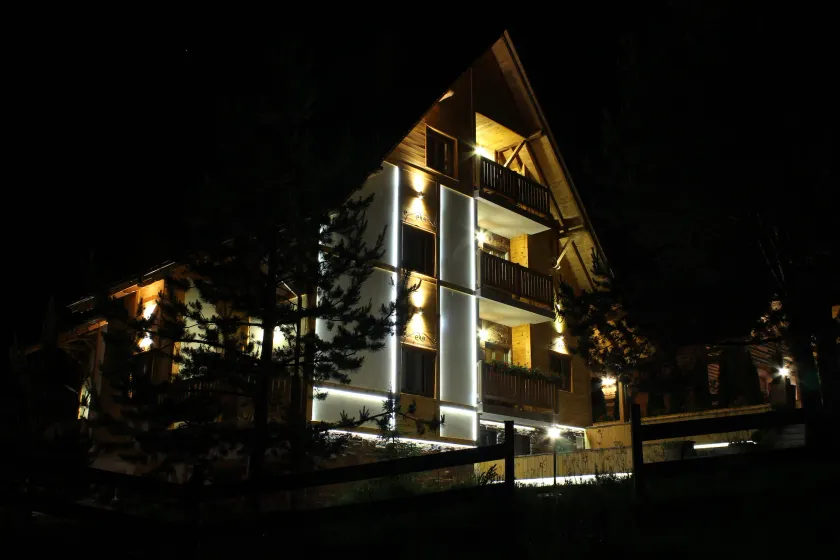 Villa Natural Wood - Image 1