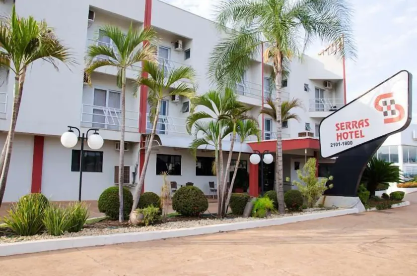Serras Hotel - Image 1