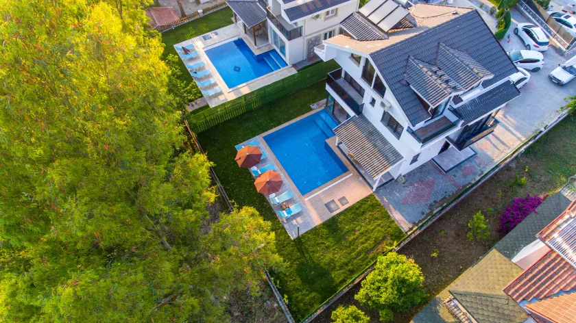 Infinity Lily Villa 2 - Image 1