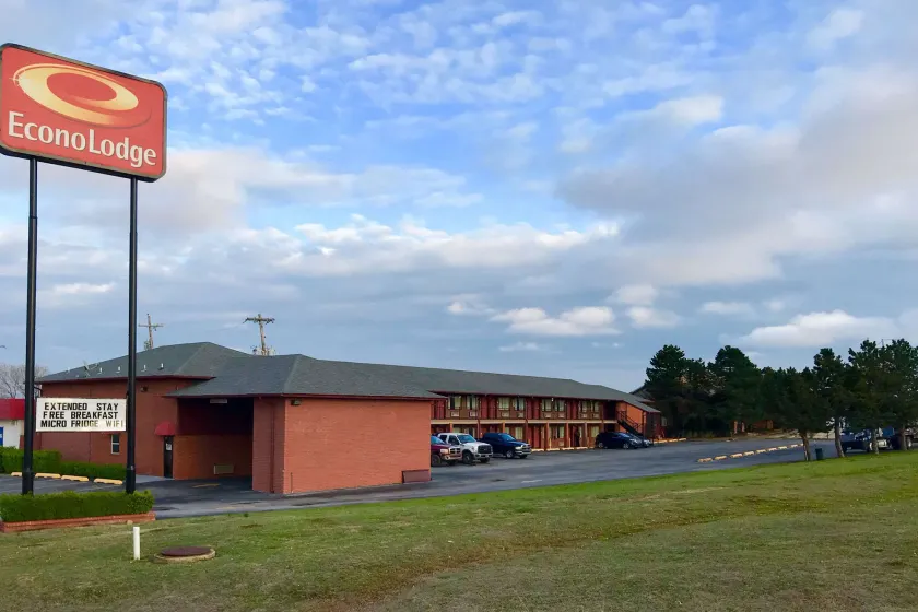 Econo Lodge Purcell - Image 1