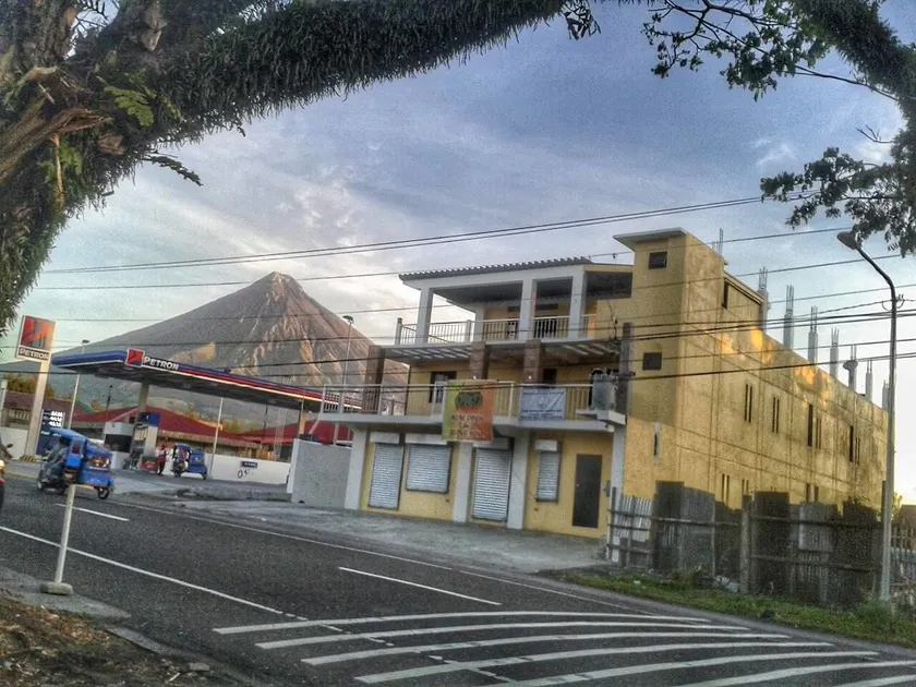 Mayon Lodging House - Image 1