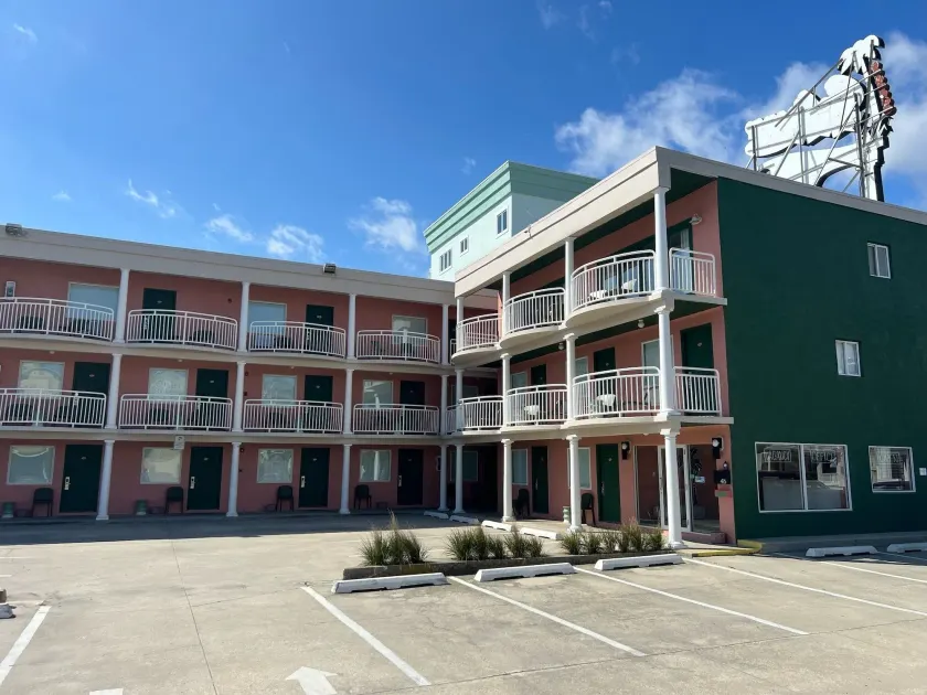 Coliseum Ocean Resort - Image 1