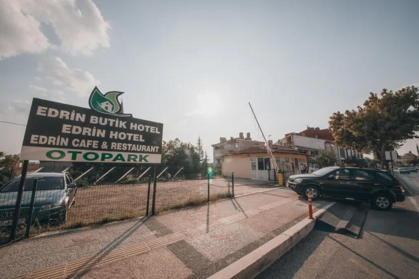 Edrin Hotel - Image 1