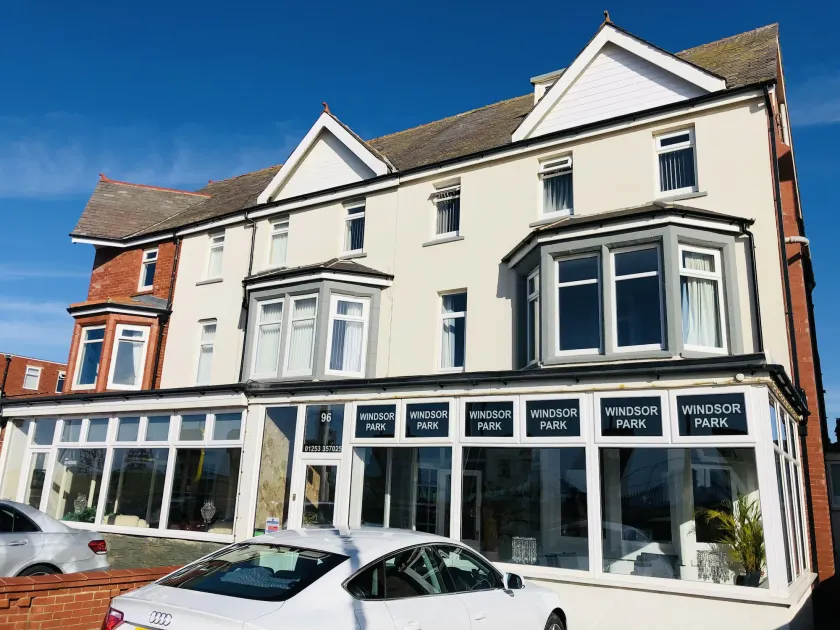 Windsor Park Hotel - Image 1